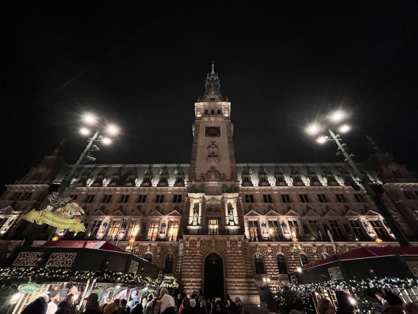 historische Weihnachtsmarkt auf dem Rathausmarkt